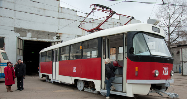 По городу курсирует экспериментальный трамвай