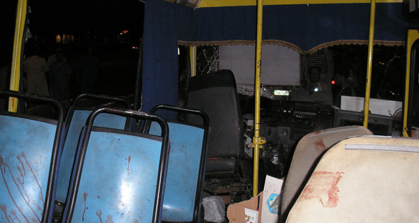В Кривом Роге автобус попал в аварию: есть жертвы