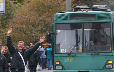 С Троещины киевлян вывезет скоростной троллейбус и 