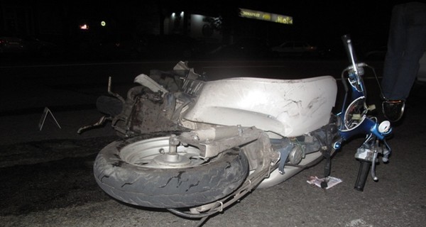 В Киеве скутер протаранил BMW M5