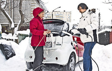 Испытано на себе: как я водил электромобиль по украинским снегам