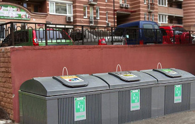 Когда на улицах Киева появятся антивандальные мусорники?