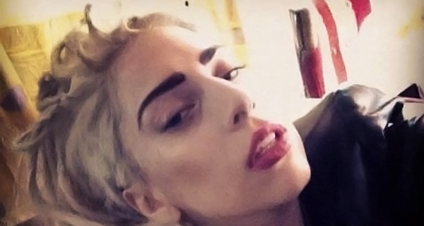 Леди Гага объявила, что не может ходить