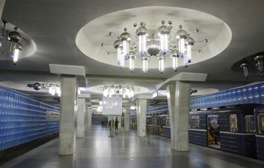 В тоннеле харьковского метро случайно остановился поезд
