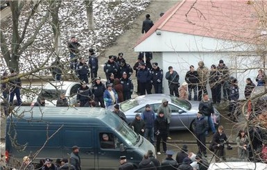 В Интернете появилось видео стрельбы под Одесским судом