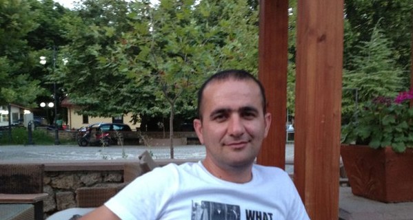 Азербайджанца, который избил двух девушек, держат в милицейском изоляторе