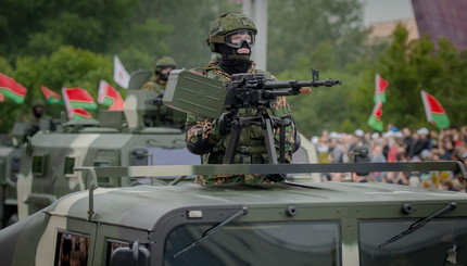 Танки и военная авиация в Минске. Беларусь отмечает день независимости