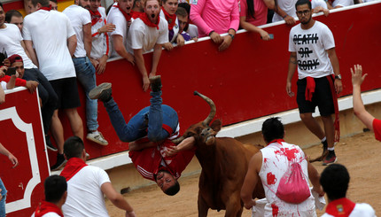 Бега быков в Испании.