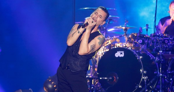 Вокалист Depeche Mode потребовал в Киеве уединения 