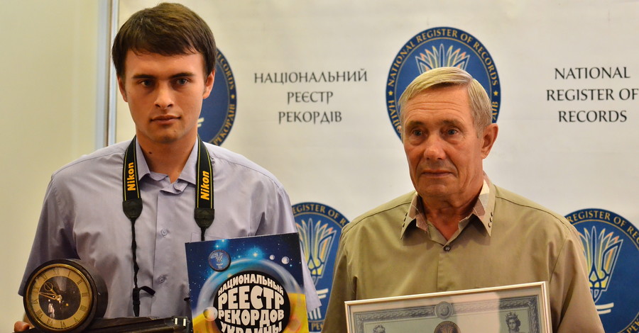 В Киеве пенсионер шесть часов читал наизусть стихи и установил рекорд