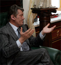 Ющенко заработал больше миллиона гривен 