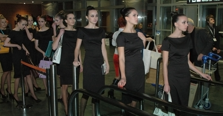 Donetsk Fashion Days открылись в аэропорту прямо на эскалаторах 
