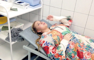 Света Курицына попала в больницу с разбитым лицом