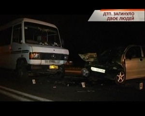 На Прикарпатье пешеход погиб сам и разбил всмятку пять авто