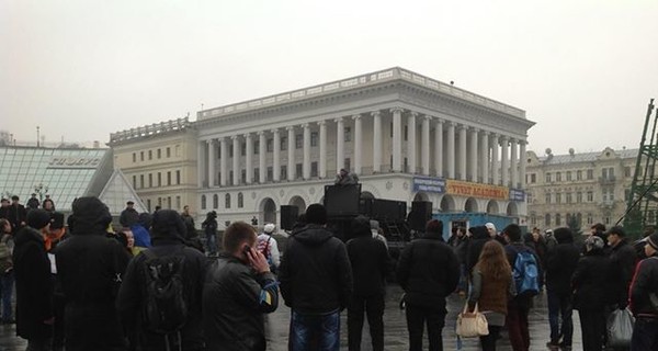 Количество активистов на Майдане Незалежности в Киеве увеличивается