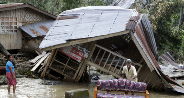 Число жертв супертайфуна на Филиппинах приблизилось к 6 тысячам