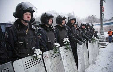 На Майдане замерзает спецназ