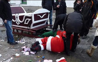 В Польше пьяный Санта-Клаус на санях попал в аварию