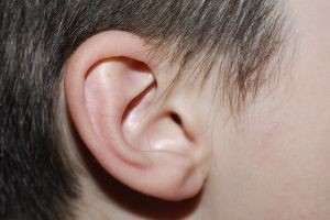 В России мужики на спор отрезали себе уши
