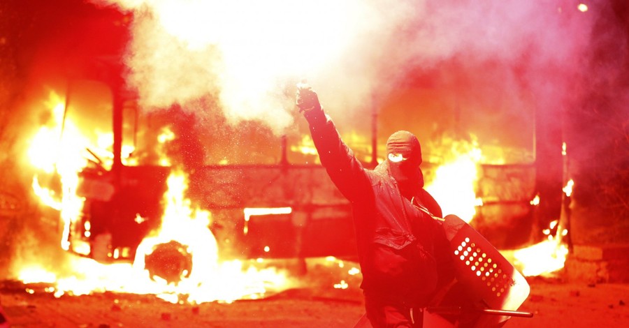Политологи о столкновениях в центре Киева: 
