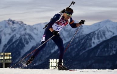 Биатлонную гонку на Олимпиаде выиграл норвежец