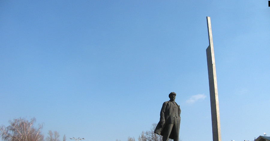 В Донецке памятник Ленину не против, чтобы его снесли