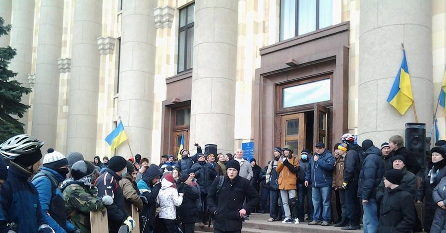 Харьковские евромайдановцы хотят не пустить Добкина на работу