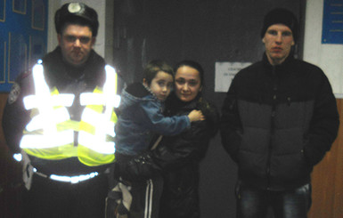 Луганские гаишники спасли 3-летнего малыша от бабушки-самоубийцы