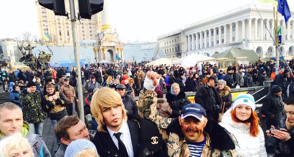 Сергей Зверев выпил чаю с активистами Евромайдана