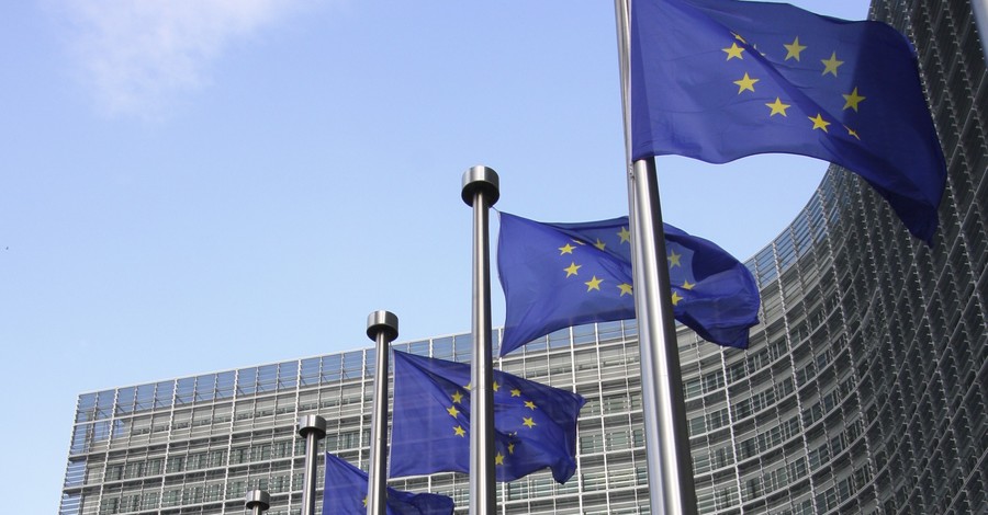 Украина подписала политическую часть соглашения об ассоциации с ЕС