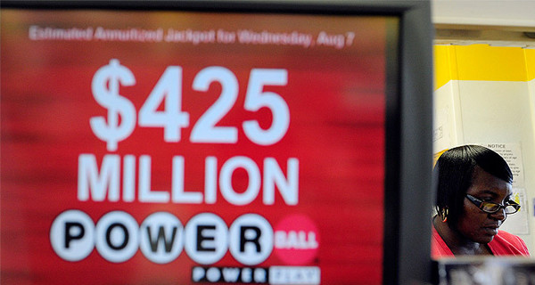 Американский пенсионер выиграл в лотерею 425 миллионов долларов