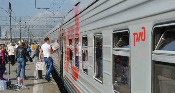 В Росии проводница заставила встречающих выпрыгнуть из поезда на полном ходу