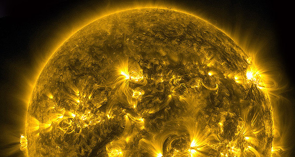 Мощная солнечная вспышка накроет Землю