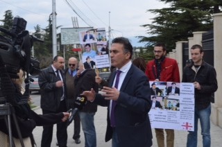Адвокаты Грузии провели акцию в поддержку адвоката Дениса Бугая