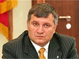 Аваков обещает решить проблемы на востоке за 48 часов