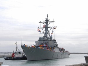 СМИ: В Черное море, кроме эсминца США, вошел французский фрегат