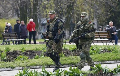 СМИ: В Донецкой области двух военных захватили в заложники