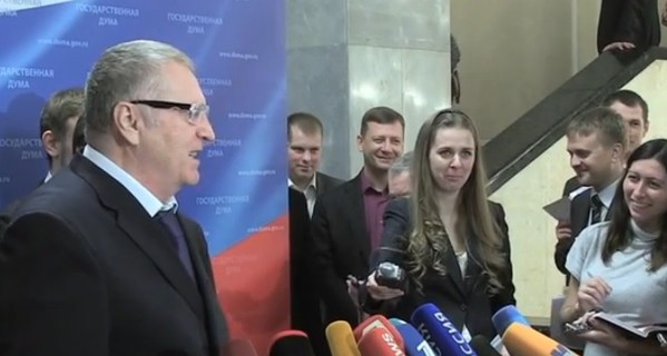 Жириновский устроил скандал в Госдуме, оскорбив беременную журналистку