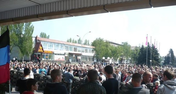 В Енакиево на бессрочный митинг вышли шахтеры