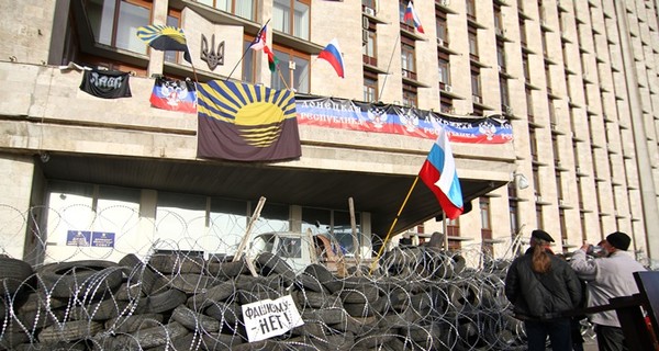 СМИ: У горсовета Донецка ночью произошла перестрелка
