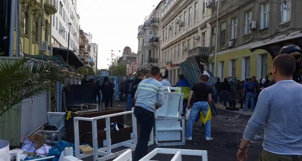 Владельцы разгромленных 2 мая заведений в Одессе исчисляют убытки тысячами долларов