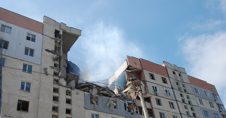 Взрыв многоэтажки в Николаеве: из под завалов спасли 10-месячного малыша