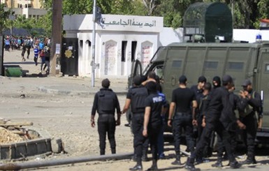 В Каире возле университета расстреляли полицейских