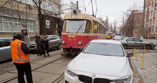 В Киеве закрыли трамвай в Пущу