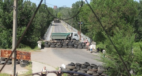 В Лисичанске ополченцы ЛНР укрепляют позиции и не дают вывезти продукты из города