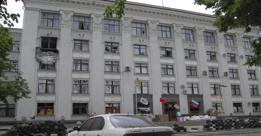 В центре Луганска произошел взрыв. В МВД заявили о 5 погибших, в Облздраве – о 7  