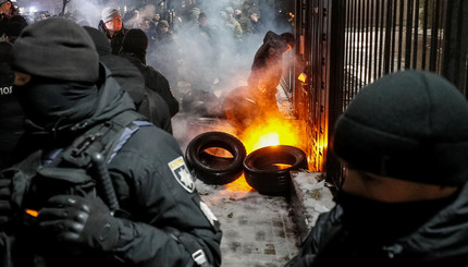 Как пикетируют посольства России в Киеве, Одессе и Харькове 