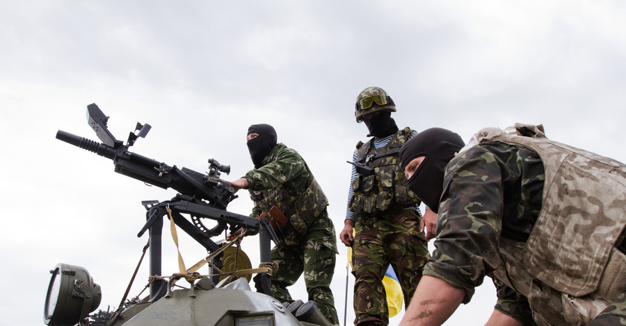 В Донецке зачистки не дождались, а на севере области снова идут бои