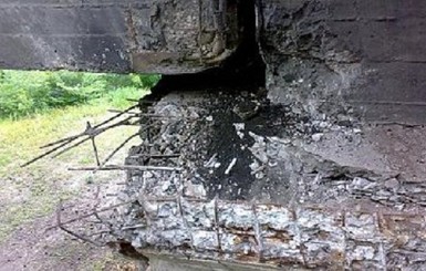 В Донецкой области снова подорвали железную дорогу
