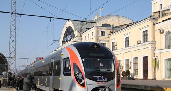 Из Киева назначили дополнительные поезда на Ивано-Франковск и Ужгород